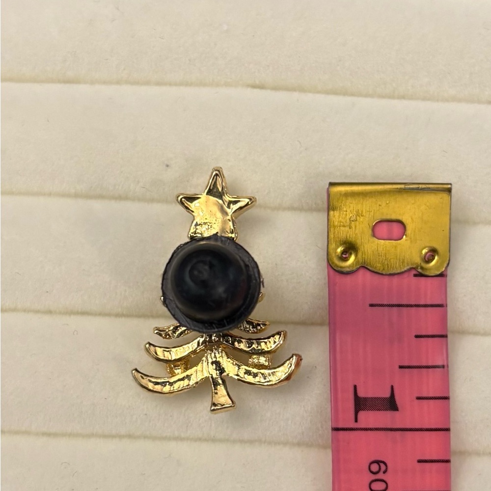 Vintage Mini 1” Rhinestone Gold Tone Christmas Tree Brooch Lapel Pin Festive - Picture 3 of 6